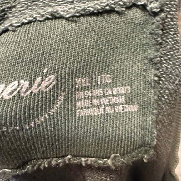 Sold forest Green Pullover Sweatshirt distressed - Picture 2 of 6